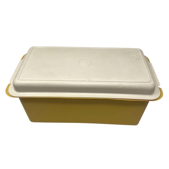 Vintage Tupperware 171-2 Bread Keeper Harvest Gold with Almond Lid Made In USA - Picture 1 of 9